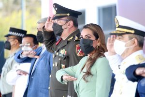 la Gobernadora del Estado acudio como invitado de honor a la ceremonia en zonas militares de Chilpancingo.
